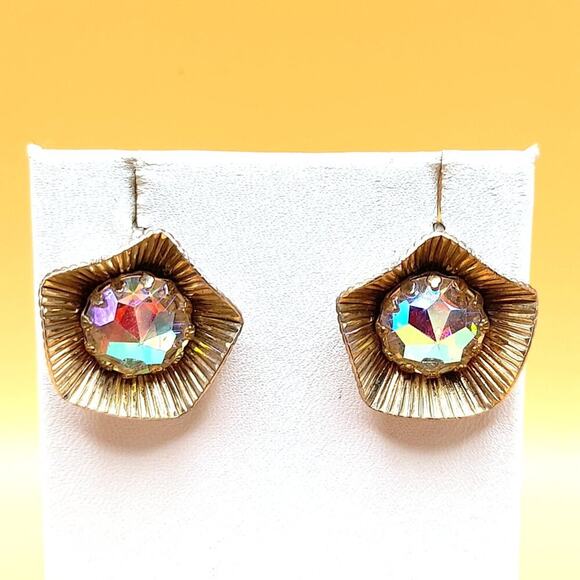 Vintage Aurora Borealis Rhinestone Screw-Back Earrings, Gold Plated, 7/8 Inch - Picture 7 of 14